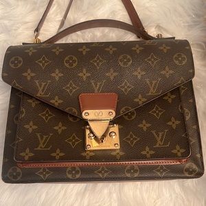 Re-posting this Louis Vuitton bag